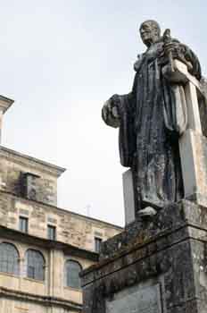 Monumento a Benito Jerónimo Feijoo