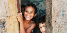 Niños jugando, favelas de Sao Paulo, Brasil