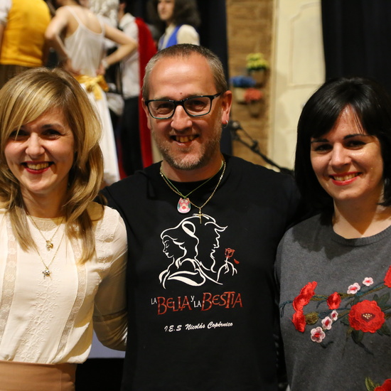 La Bella y la Bestia - Musical del Grupo de Teatro del IES Nicolás Copérnico 6