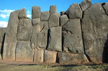 Murallas de Sacsayhuamán en Cuzco, Perú