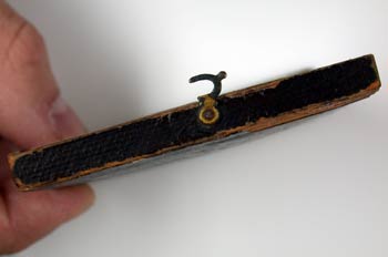 Cierre metálico para daguerrotipos