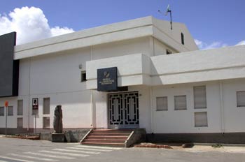 Fachada del Museo de las Máscaras Mediterráneas, Mamoiada, Cerde