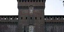 Fachada del Castello Sforzesco, Milán