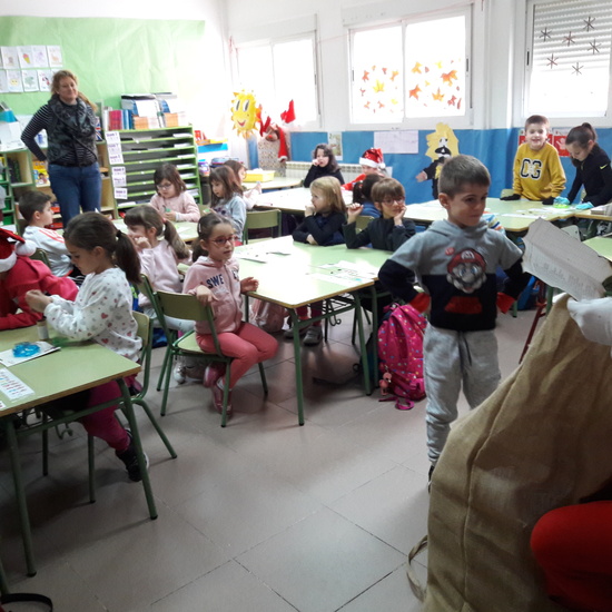 Santa Claus comes to School 18