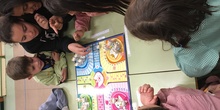 Buddies: 5 años y sexto enseñando a jugar. 22