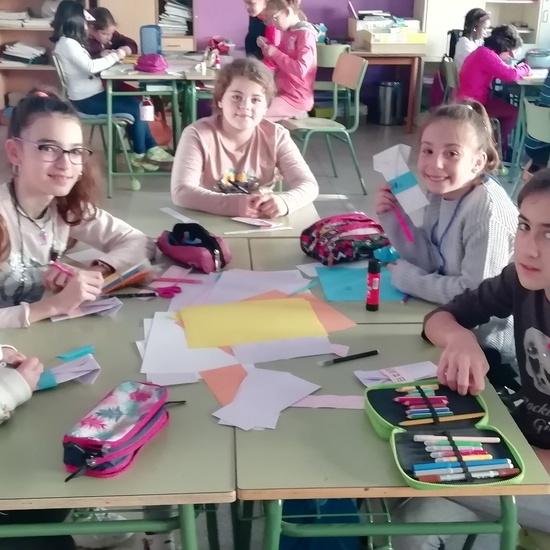 Talleres de chapas con iconos olímpicos, viseras y papiroflexia. 4