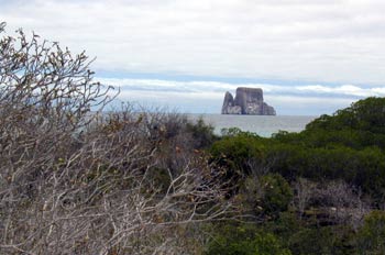 Islote León Dormido desde Puerto Grande en la Isla San Cristóbal