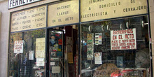 Escaparate de una ferretería