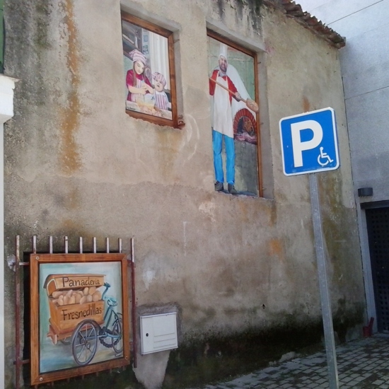 Por la ruta de las CASAS VIVAS en Fresnedillas de la Oliva