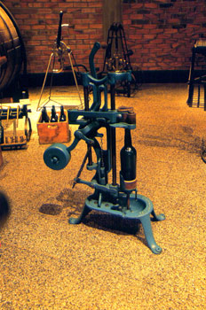 Encorchadora manual mediante palanca - Modelo Victoria, Museo de