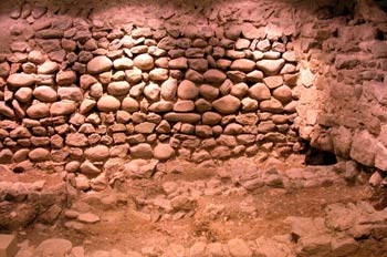 Excavación arqueológica bajo la Catedral de San Pedro