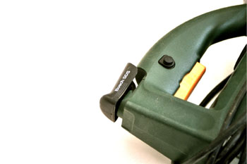 Sistema de cambio de hojas en una sierra de calar