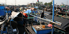 Viviendas en el embarcadero, Jakarta, Indonesia
