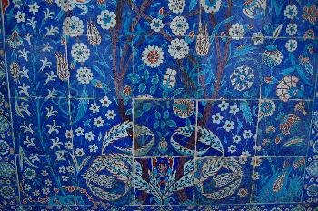 Interior del Rüstem Pasa Camii, Estambul, Turquía