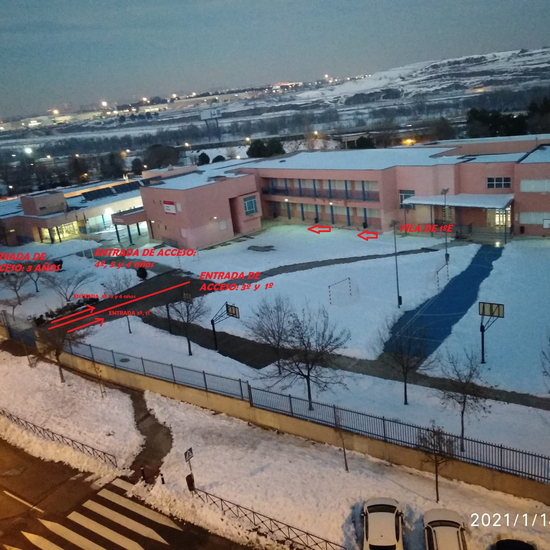 ENTRADA DE ACCESO PUERTA CENTRAL Y PUERTA PRINCIPAL