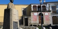 Estatua y casa de Gabriel y Galán, Guijo de Granadilla, Cáceres