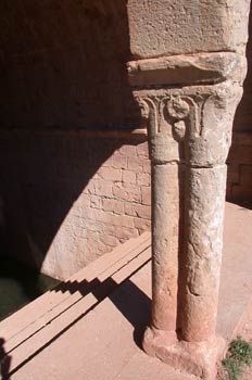 Columna románica