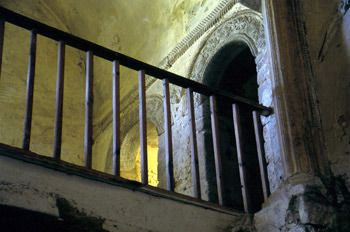 Tribuna e la iglesia de San Miguel de Lillo, Oviedo, Principado
