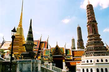 Skyline de recinto religioso, Bangkok, Tailandia