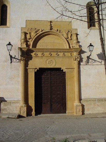 Puerta de iglesia en Lozoya