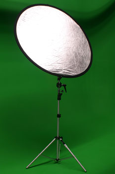 Reflector abierto montado en rótula y pie