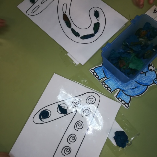 1 y 2 con plastilina