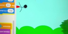 Trabajos de los alumnos/as programando con Scratch un personaje que vuela y evita obstáculos