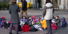 Niños en la Plaza Mayor, Madrid