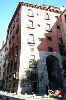 Arco de Cuchilleros, entrada a la Plaza Mayor, Madrid