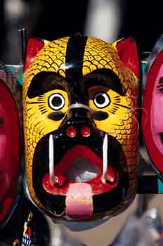 Máscara indígena oaxaqueña de un armadillo, México