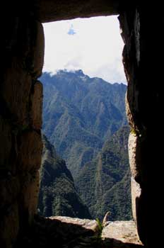 Ventana de una vivienda en Machu Pichu, Perú
