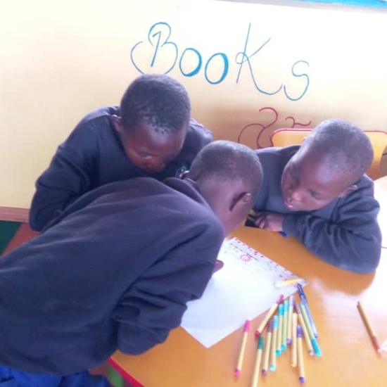 2019_10_10_Biblioteca de Kumwenya School_CEIP FDLR_Las Rozas 13