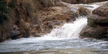 Rápidos en un río del Barranco de Gorgonchón, Huesca