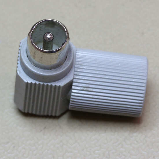 Conector CEI macho