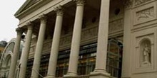 Entrada del Royal Opera House, Londres