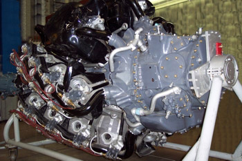 Motor de 4 estrellas con 36 cilindros