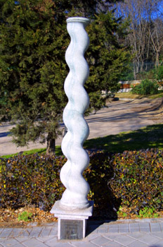 Escultura en el pasillo verde ferroviario, Madrid