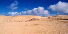 Dunas y nubes en Manawatu, Nueva Zelanda