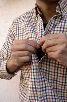 Abrocharse la camisa