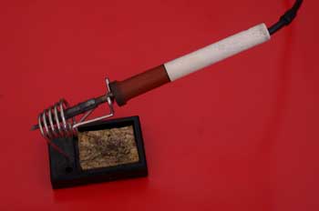 Soldador de estaño y soporte