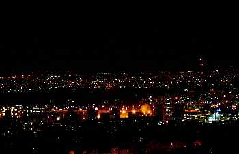 Buda iluminada de noche, Budapest, Hungría