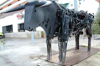 Escultura de toro - Griñón