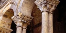 Columnas dobles del pórtico de la Iglesia de San Martín, Segovia