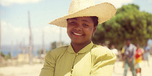 Chica joven en el Barrio del Triángulo, Nacala, Mozambique