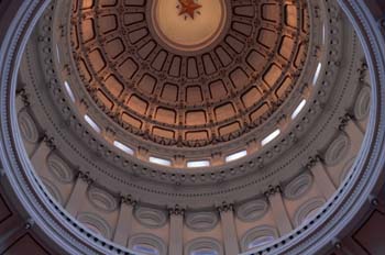 Vista interna de la cúpula del Capitolio de Texas, Austin, Texas