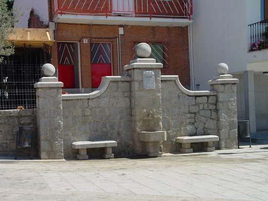 Fuente en Fresnedillas de la Oliva