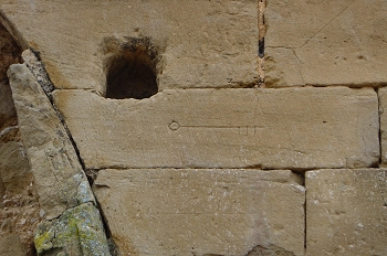 Marca de cantero. San Miguel de Foces, Huesca