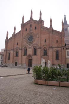 Plaza del Carmen e Iglesia de Santa María, Pavía