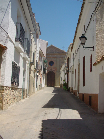 Calle e Iglesia en Ambite