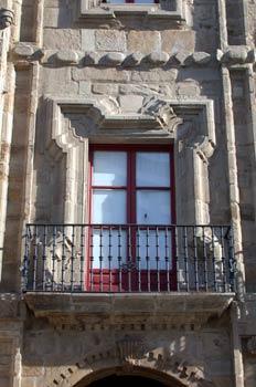 Detalle de la fachada del palacio de Revillagigedo, Gijón